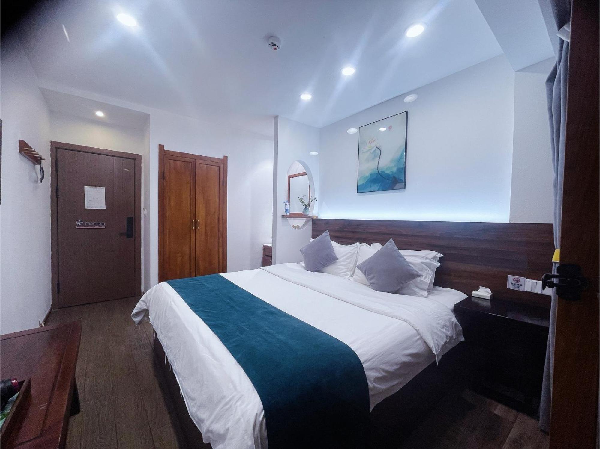 Bian Cheng Xing Zi Inn Fenghuang Extérieur photo